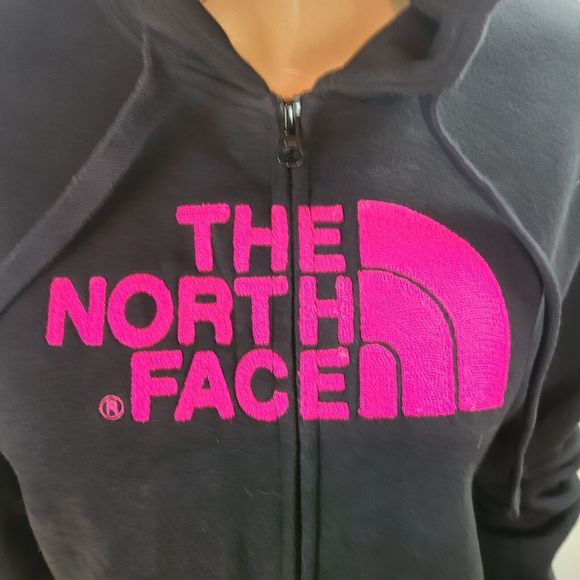 The North Face Women's (M) Black & Hot Pink Embroidered Logo Full Zip Hoodie - Picture 4 of 13